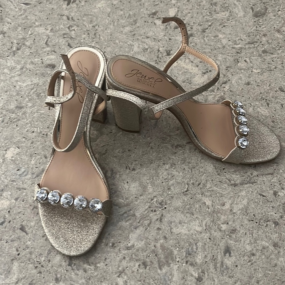 7 1/2 Badgley Mischka gold shoes